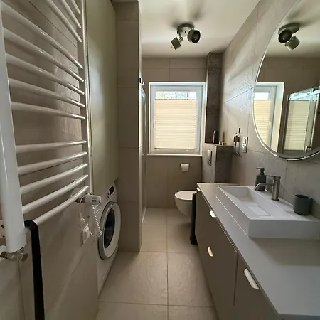 Baltic E5 Z Basenem Apartment